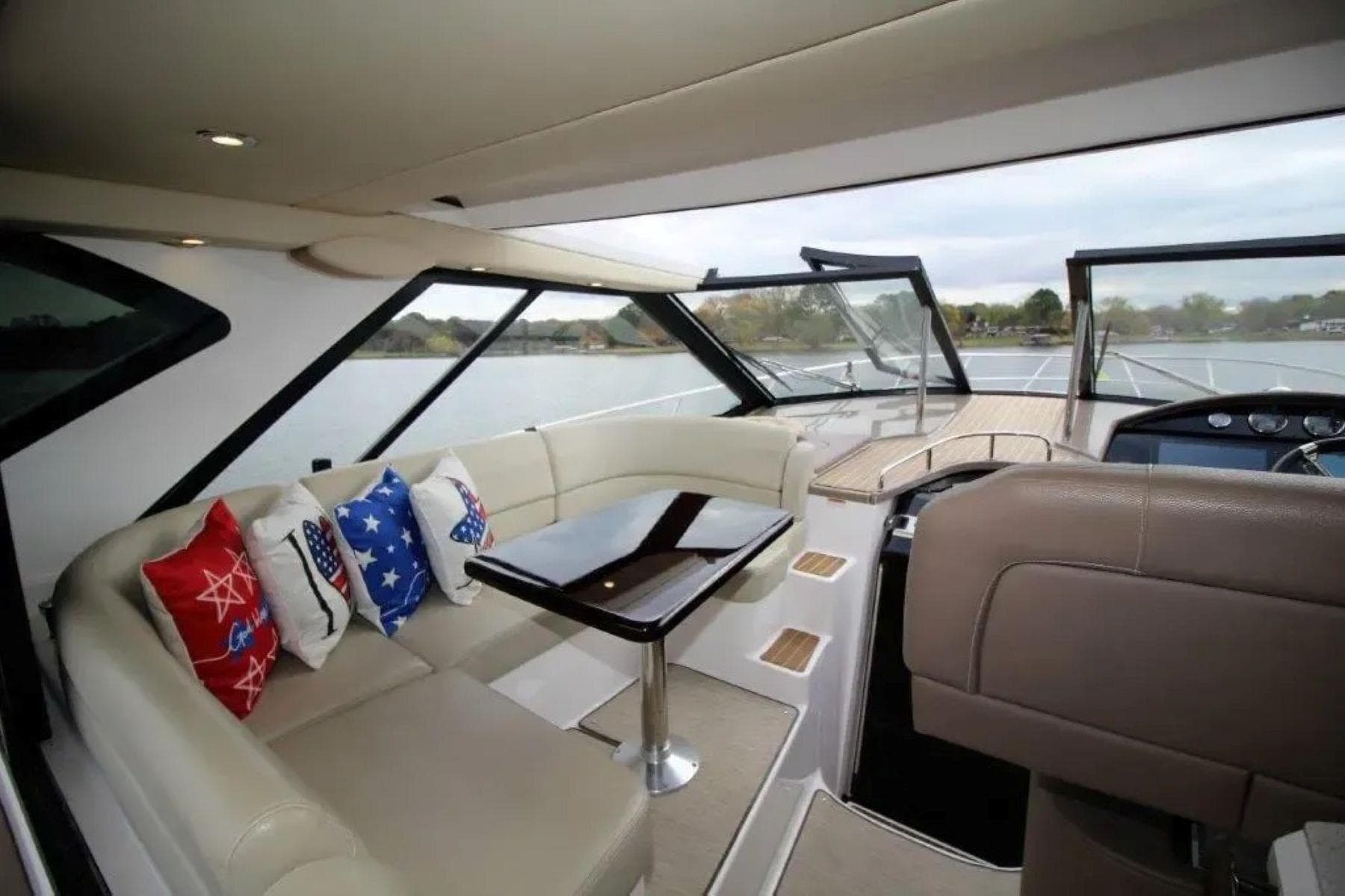 2016 Regal 46 Sport Coupe — Guntersville, TN (photo 19)
