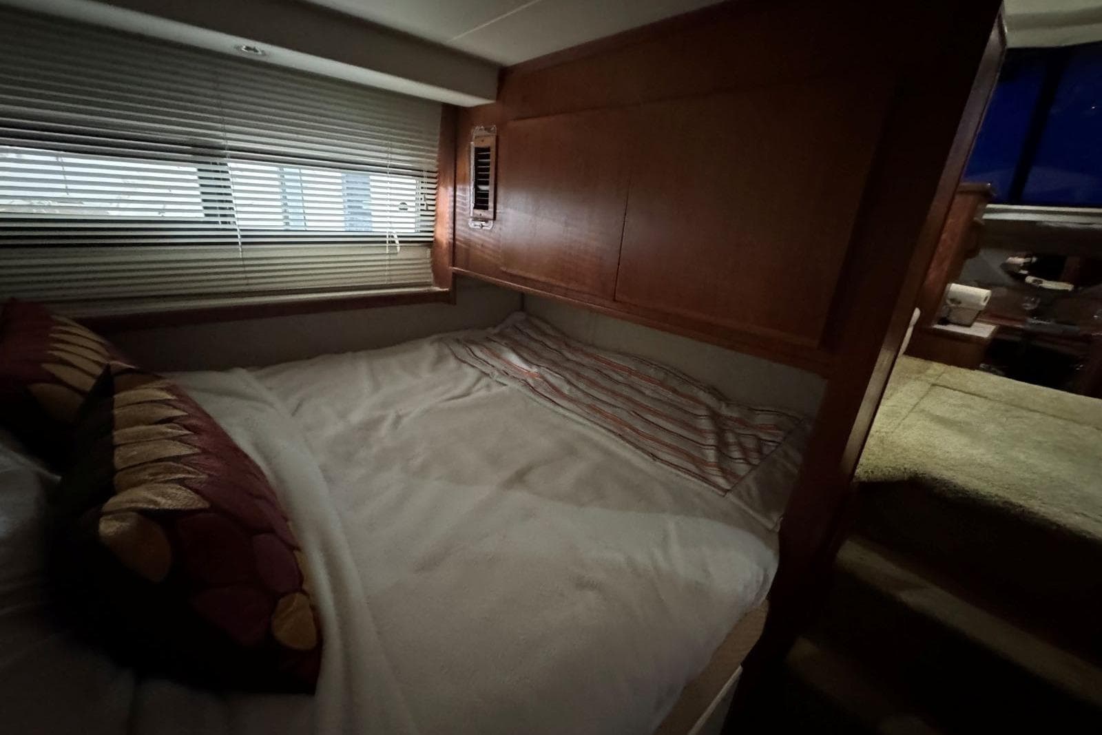 1993 Carver 300 Aft Cabin — Mt Juliet, TN (photo 36)