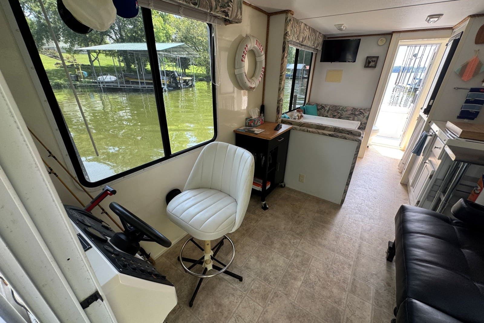 2011 Catamaran Cruisers Lil Hobo 31 — Hendersonville, TN (photo 26)