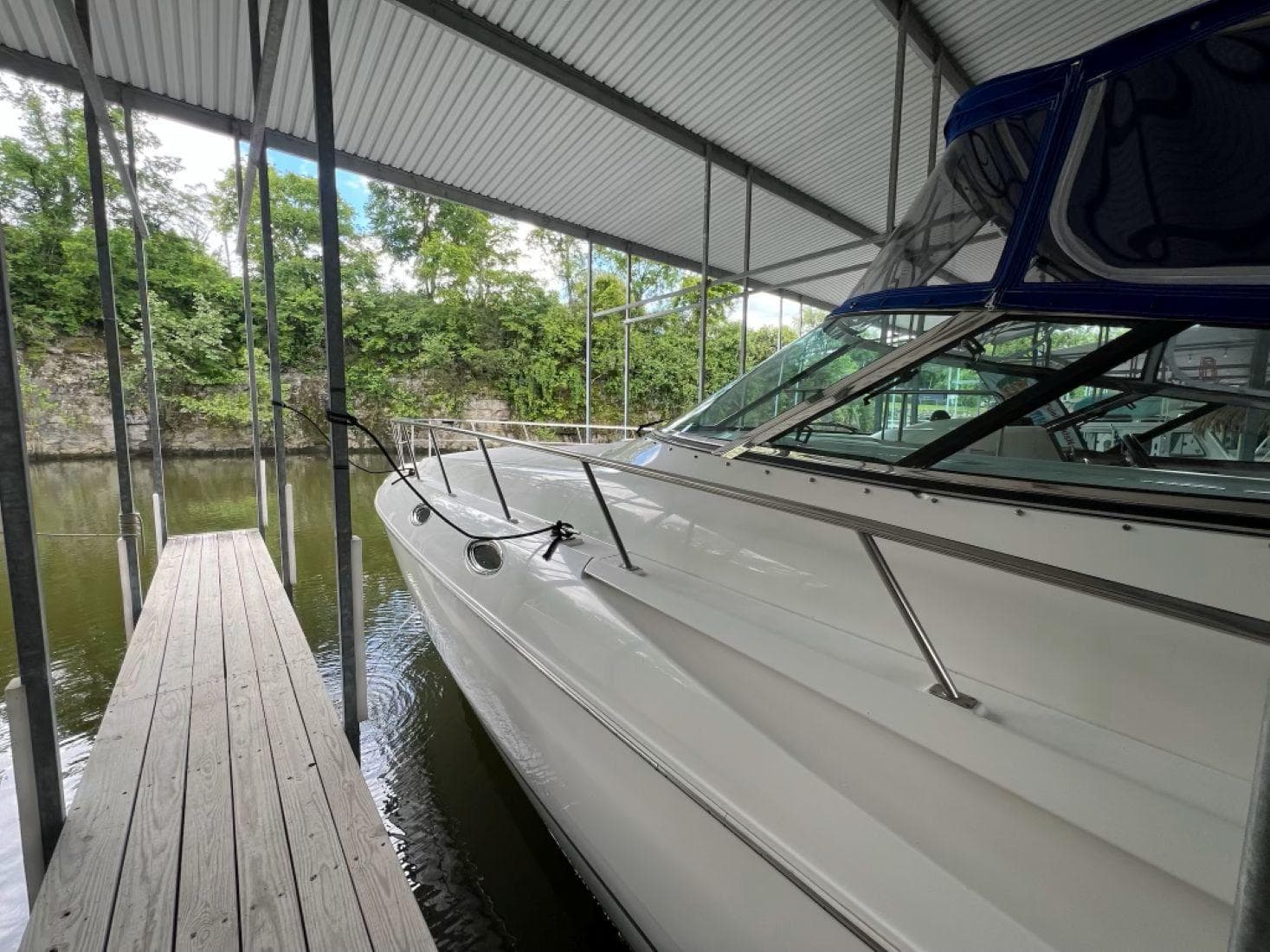 2000 Cruisers Yachts 4270 Express — Nashville, TN (photo 37)
