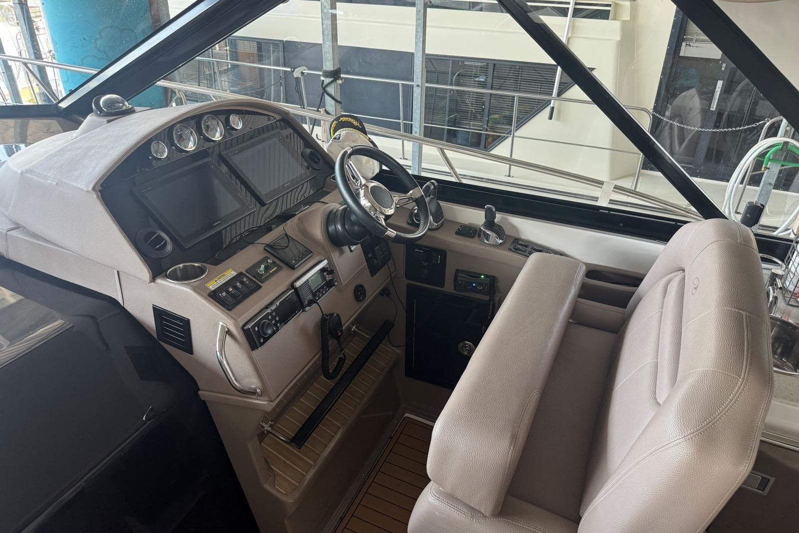 2016 Regal 46 Sport Coupe — Guntersville, TN (photo 26)