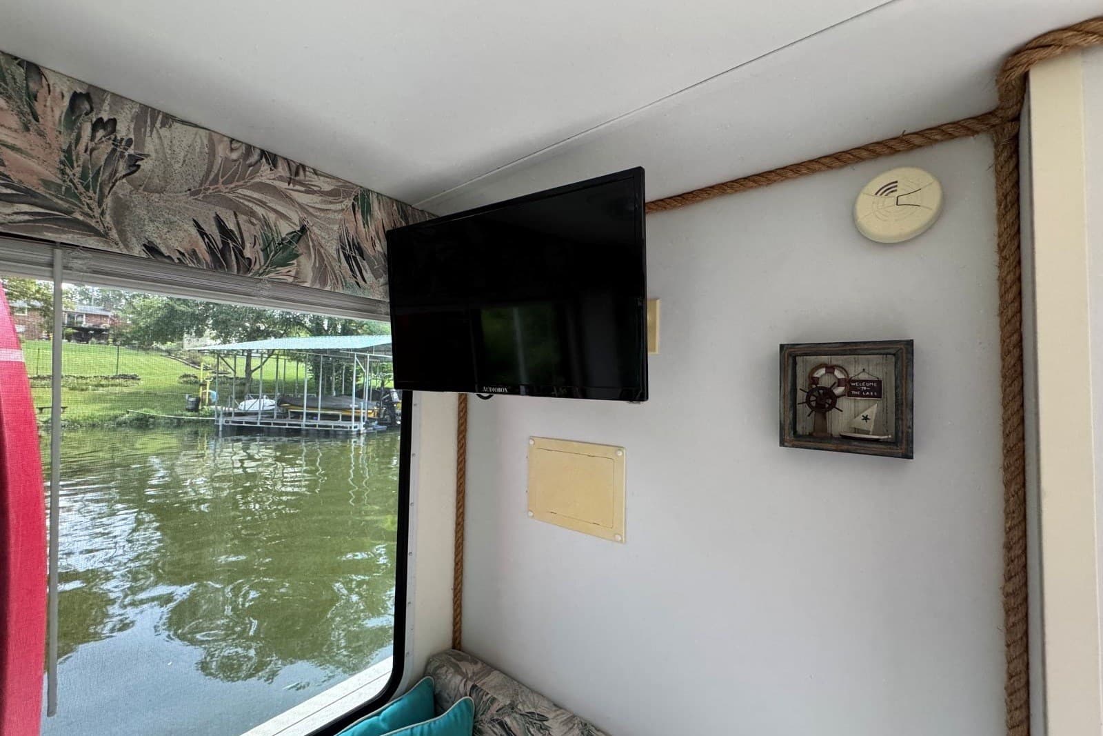 2011 Catamaran Cruisers Lil Hobo 31 — Hendersonville, TN (photo 48)
