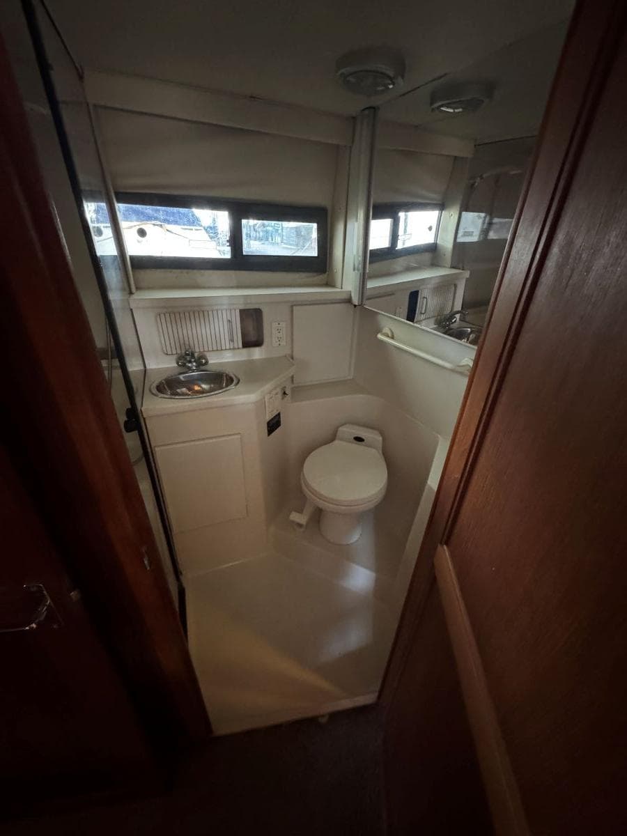1994 Carver 350 Aft Cabin Motor Yacht — Gallatin, TN (photo 29)