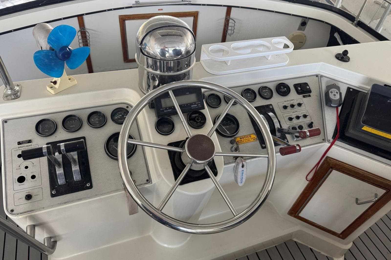 1987 Carver 42 Aft Cabin Motor Yacht — Waverly, TN (photo 17)