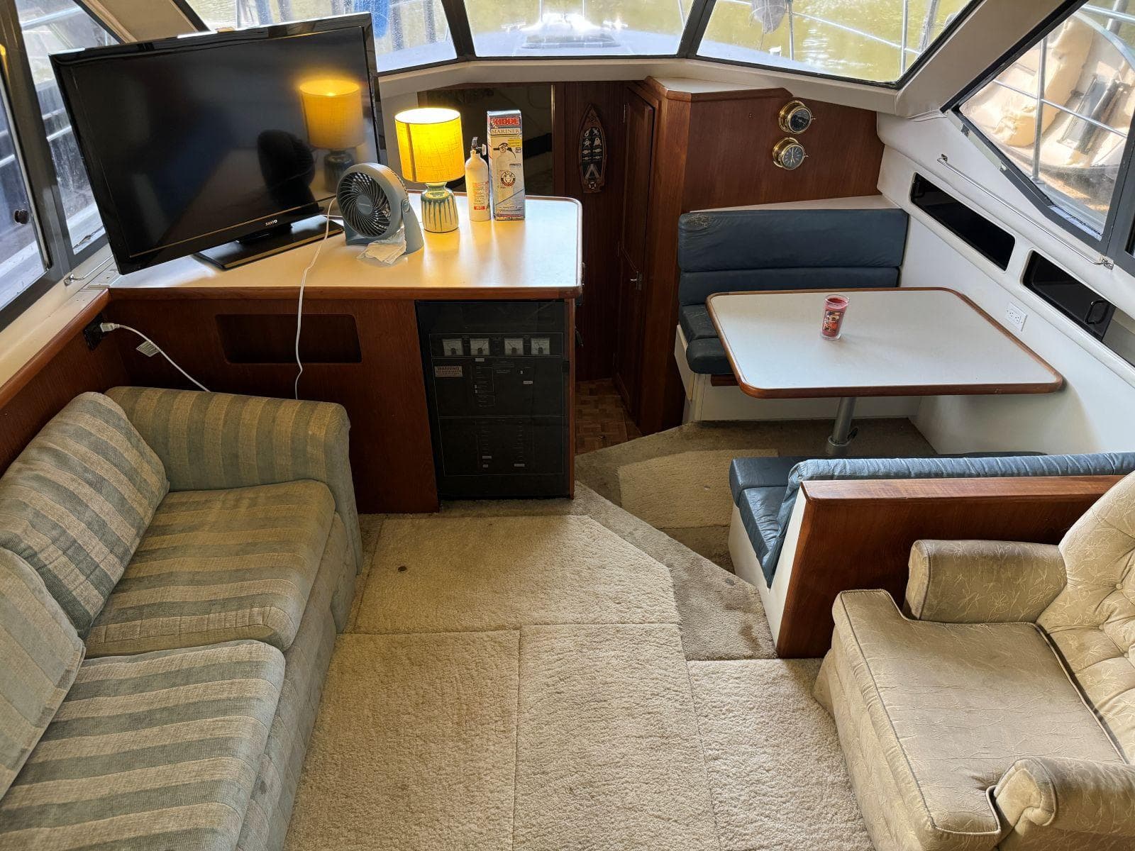 1994 Carver 350 Aft Cabin Motor Yacht — Gallatin, TN (photo 17)