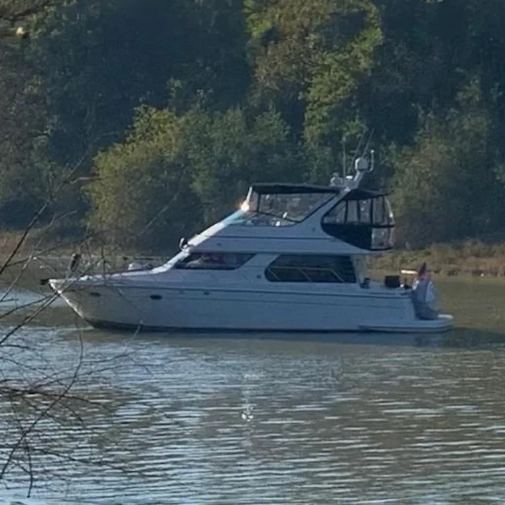 1999 Carver 450 Voyager Pilothouse — Fulton, MS