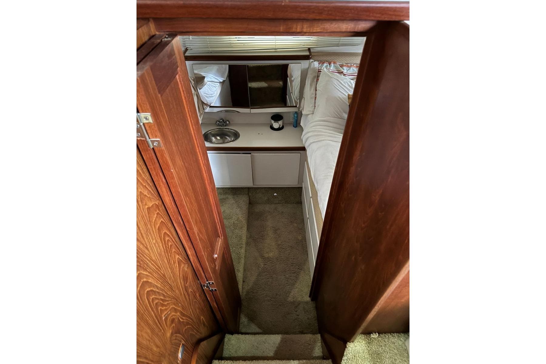 1993 Carver 300 Aft Cabin — Mt Juliet, TN (photo 32)