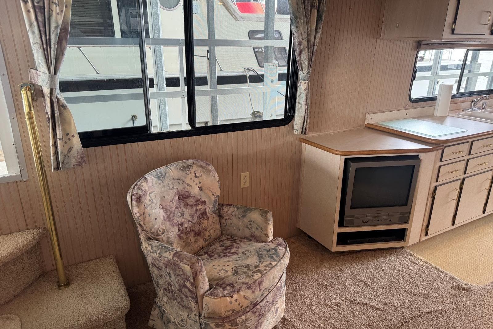 1998 Gibson 47 Sport — Hendersonville, TN (photo 32)