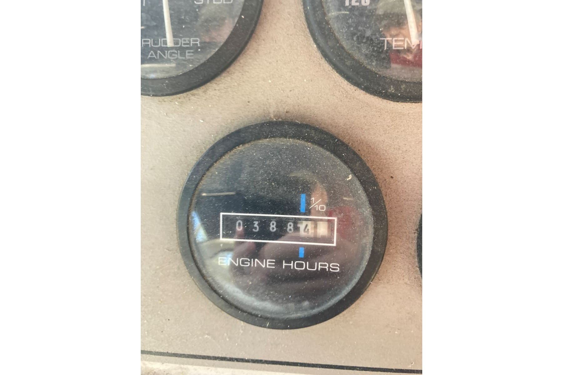 1996 Carver 355 Aft Cabin Motor Yacht — Florence, TN (photo 2)