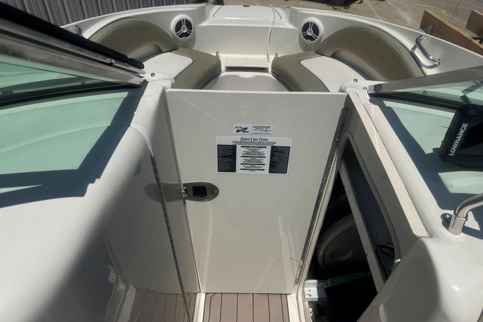 2006 Sea Ray 220 Sundeck — Hendersonville, TN (photo 33)