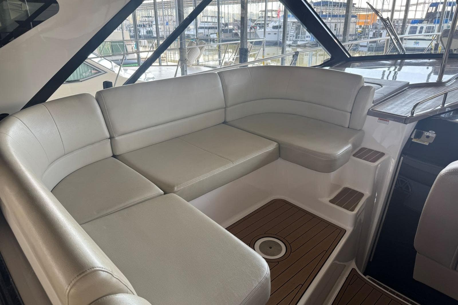 2016 Regal 46 Sport Coupe — Guntersville, TN (photo 21)