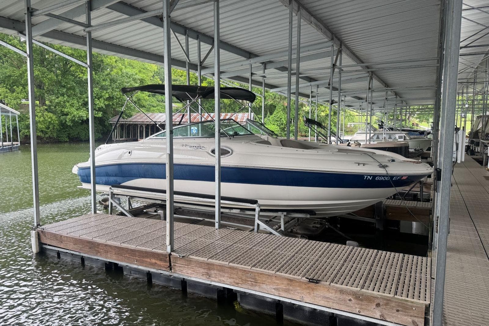 2004 Sea Ray 240 Sundeck — Old Hickory, TN (photo 3)