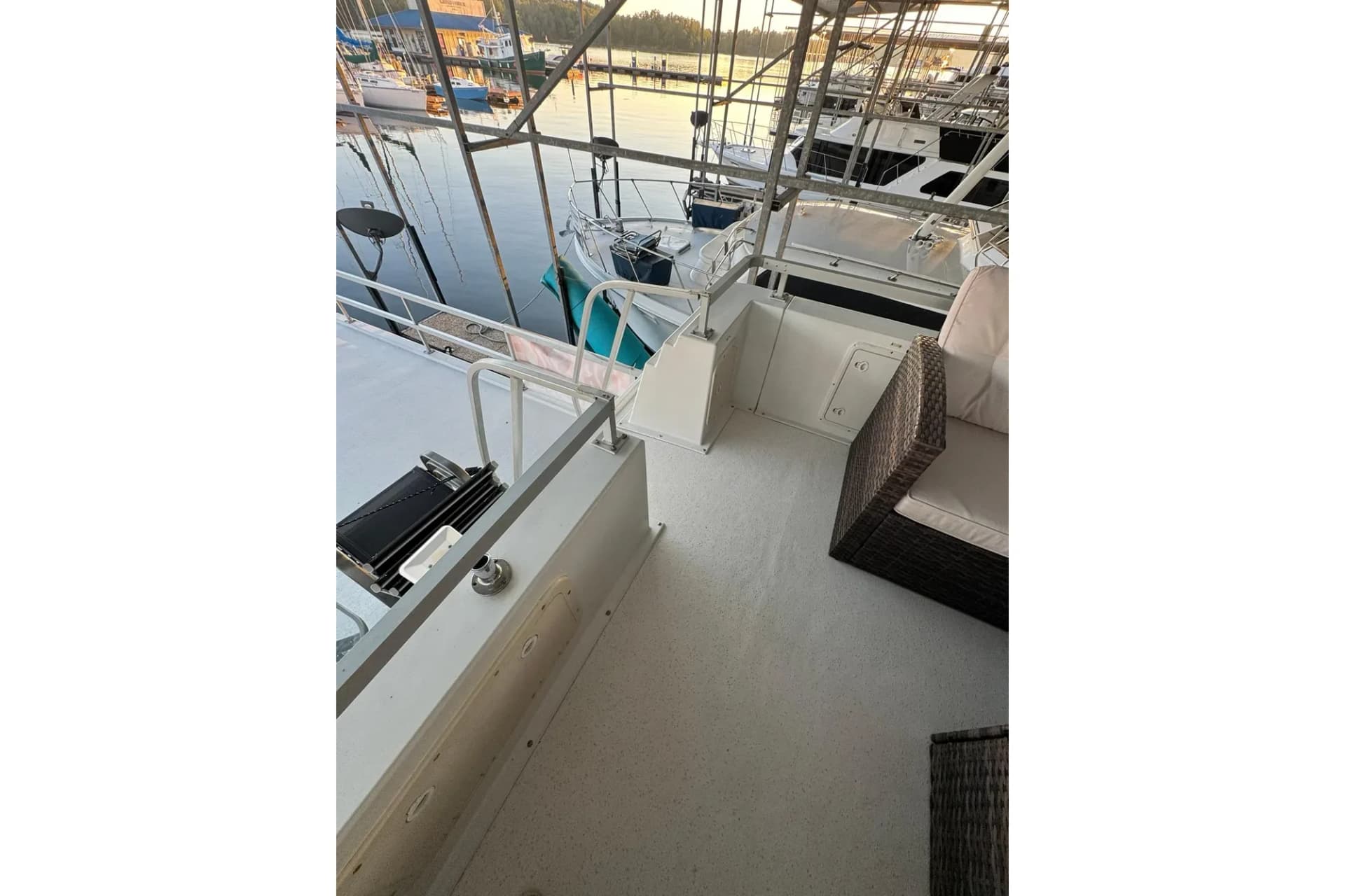 1996 Gibson 50 Cabin Yacht — Iuka, MS (photo 10)