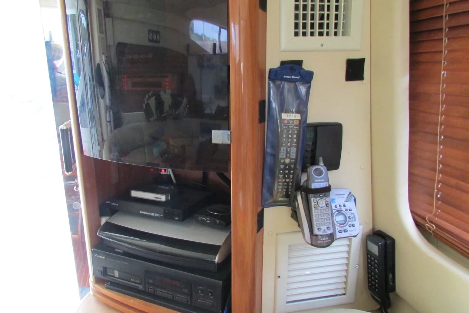 2003 Azimut 46E — Florence, TN (photo 26)
