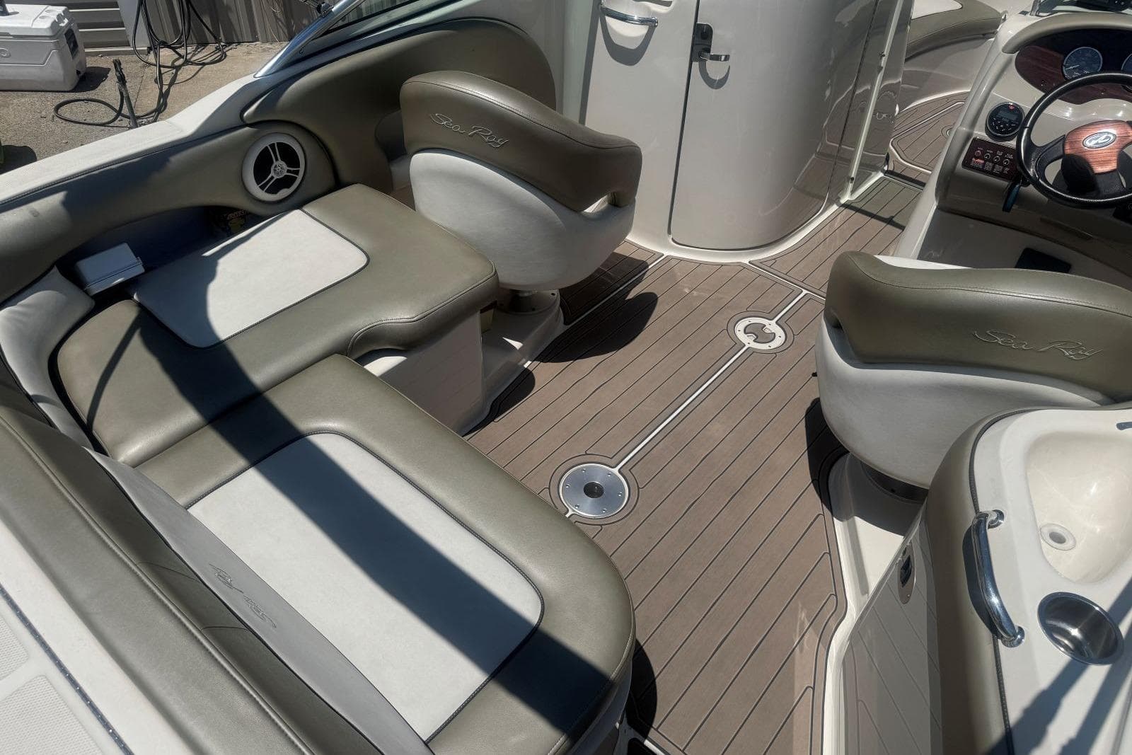 2006 Sea Ray 220 Sundeck — Hendersonville, TN (photo 15)