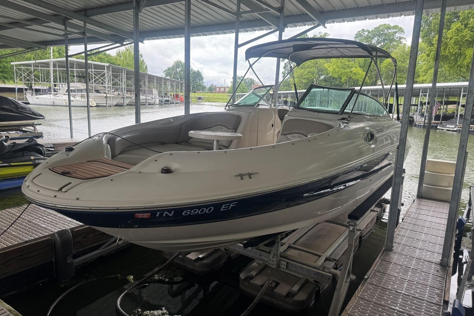 2004 Sea Ray 240 Sundeck — Old Hickory, TN (photo 5)