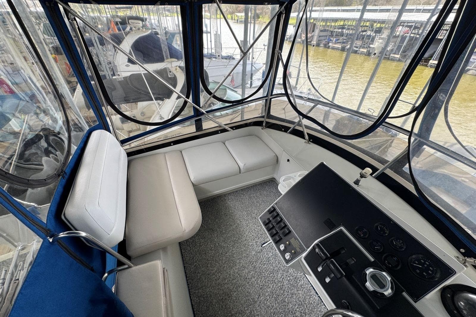 1993 Carver 300 Aft Cabin — Mt Juliet, TN (photo 11)