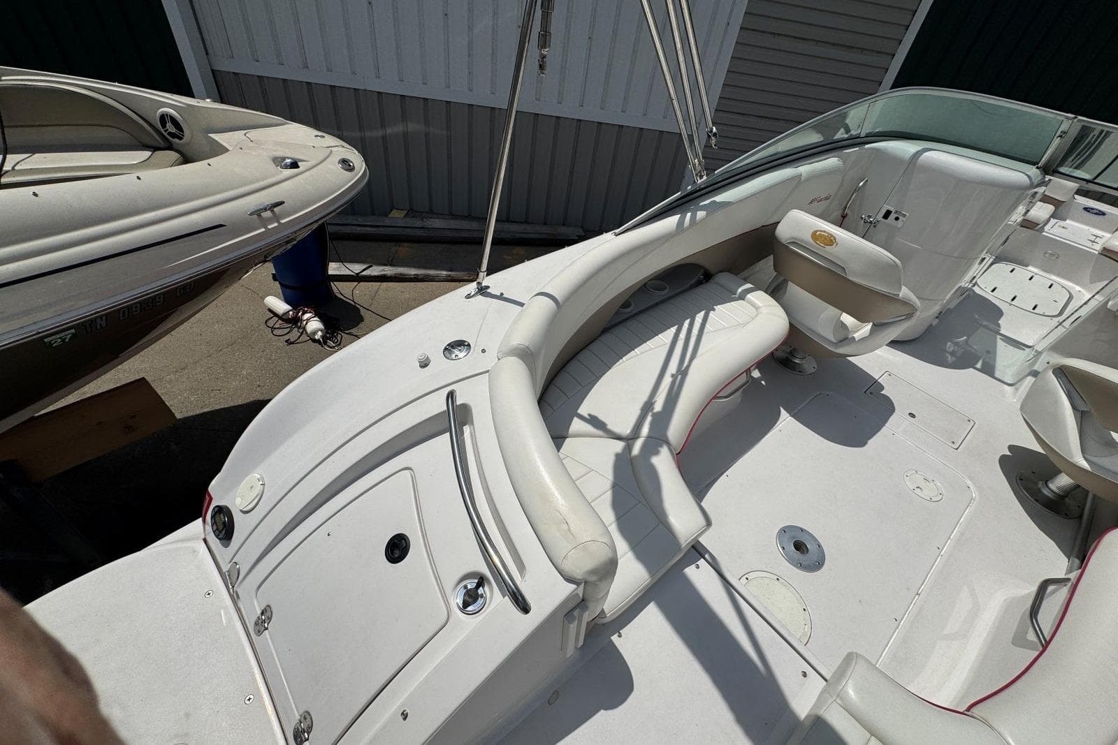 2005 Four Winns 234 Funship — Hendersonville, TN (photo 13)