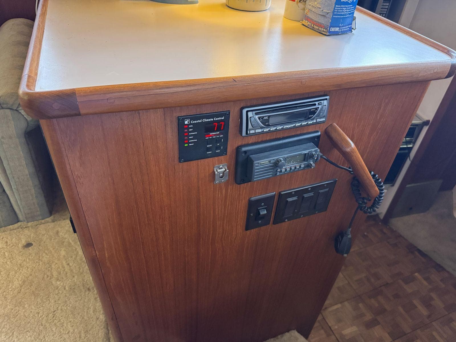 1994 Carver 350 Aft Cabin Motor Yacht — Gallatin, TN (photo 21)