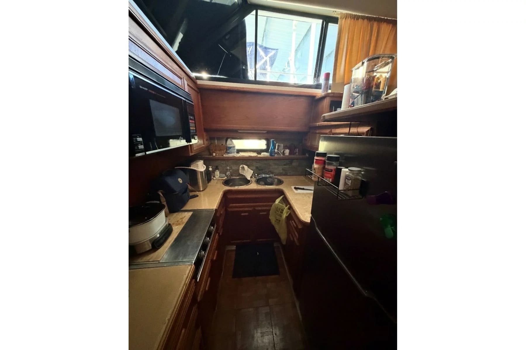 1987 Carver 4207 Aft Cabin Motor Yacht — Aurora, KY (photo 13)