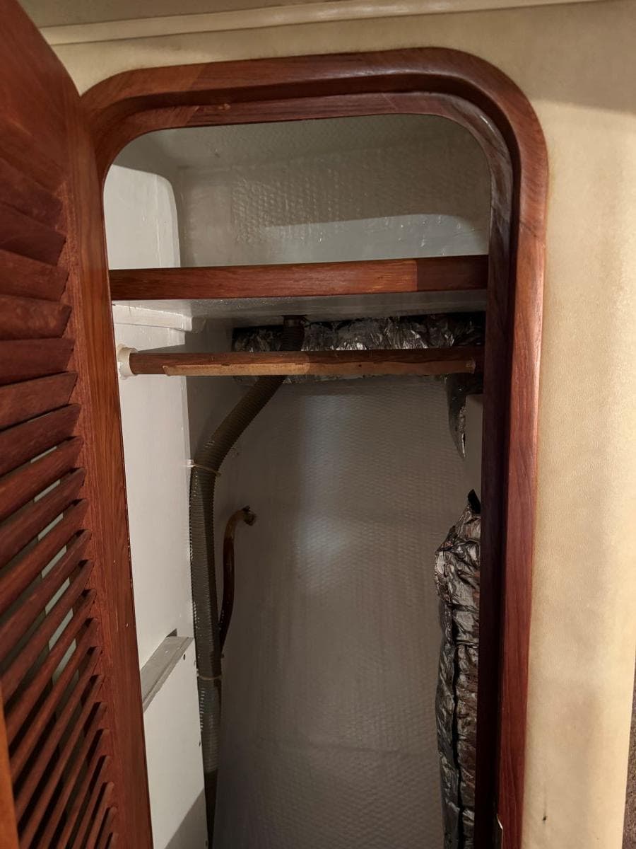 1988 Chris-Craft 426 Catalina — Hendersonville, TN (photo 34)