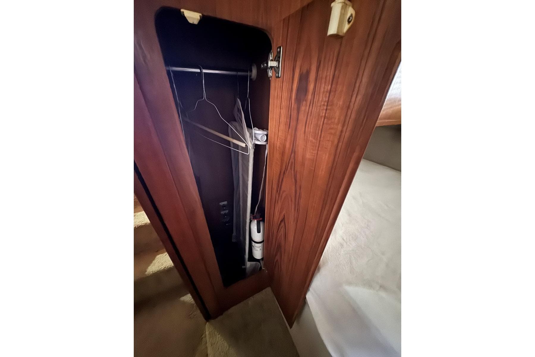1993 Carver 300 Aft Cabin — Mt Juliet, TN (photo 38)
