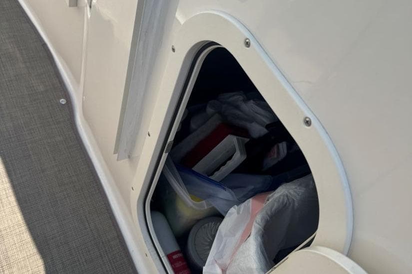 2001 Chaparral 220 SSi — Hendersonville, TN (photo 27)