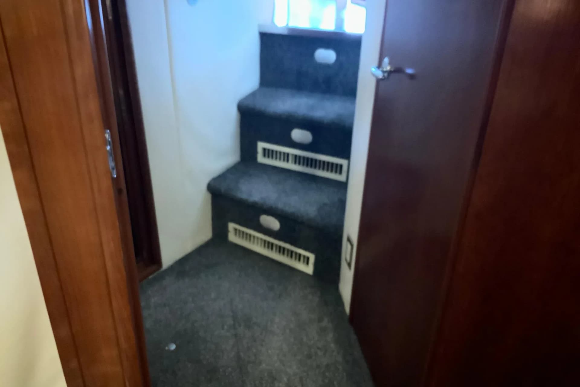 1999 Carver 450 Voyager Pilothouse — Fulton, MS (photo 51)