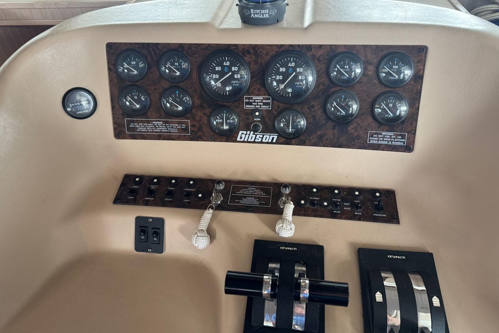 1998 Gibson 47 Sport — Hendersonville, TN (photo 52)