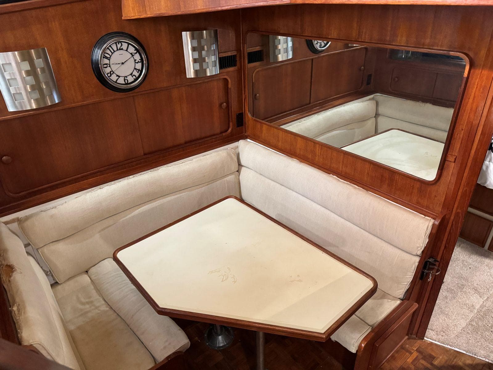 1988 Chris-Craft 426 Catalina — Hendersonville, TN (photo 25)