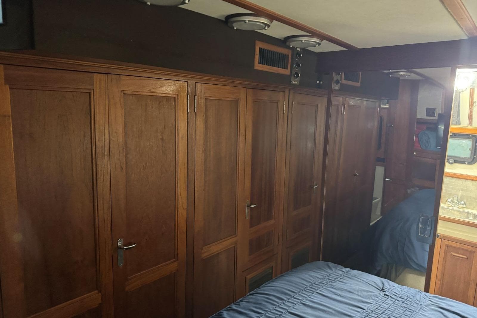 1987 Carver 42 Aft Cabin Motor Yacht — Waverly, TN (photo 42)
