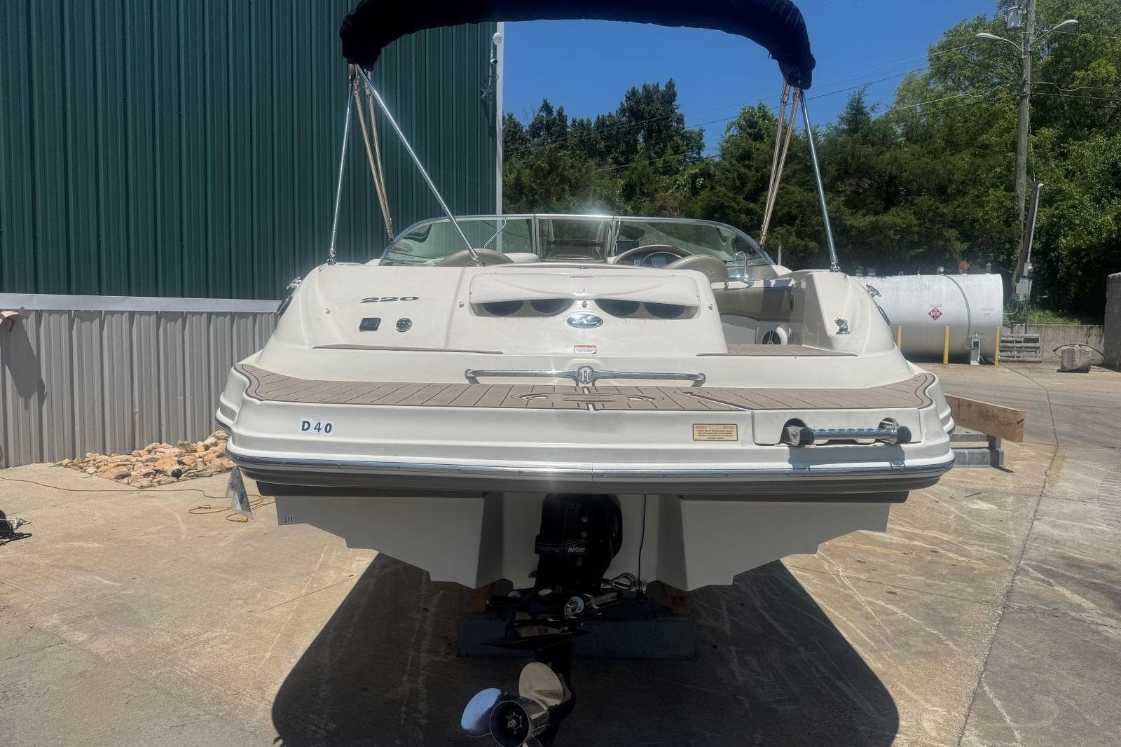2006 Sea Ray 220 Sundeck — Hendersonville, TN (photo 8)