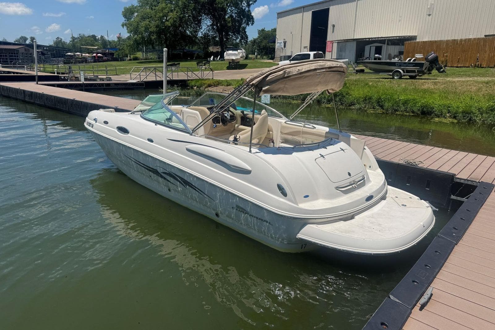 2003 Chaparral Sunesta 223 — Hendersonville, TN (photo 3)