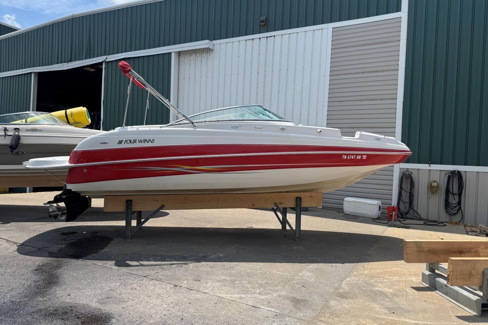 2005 Four Winns 234 Funship