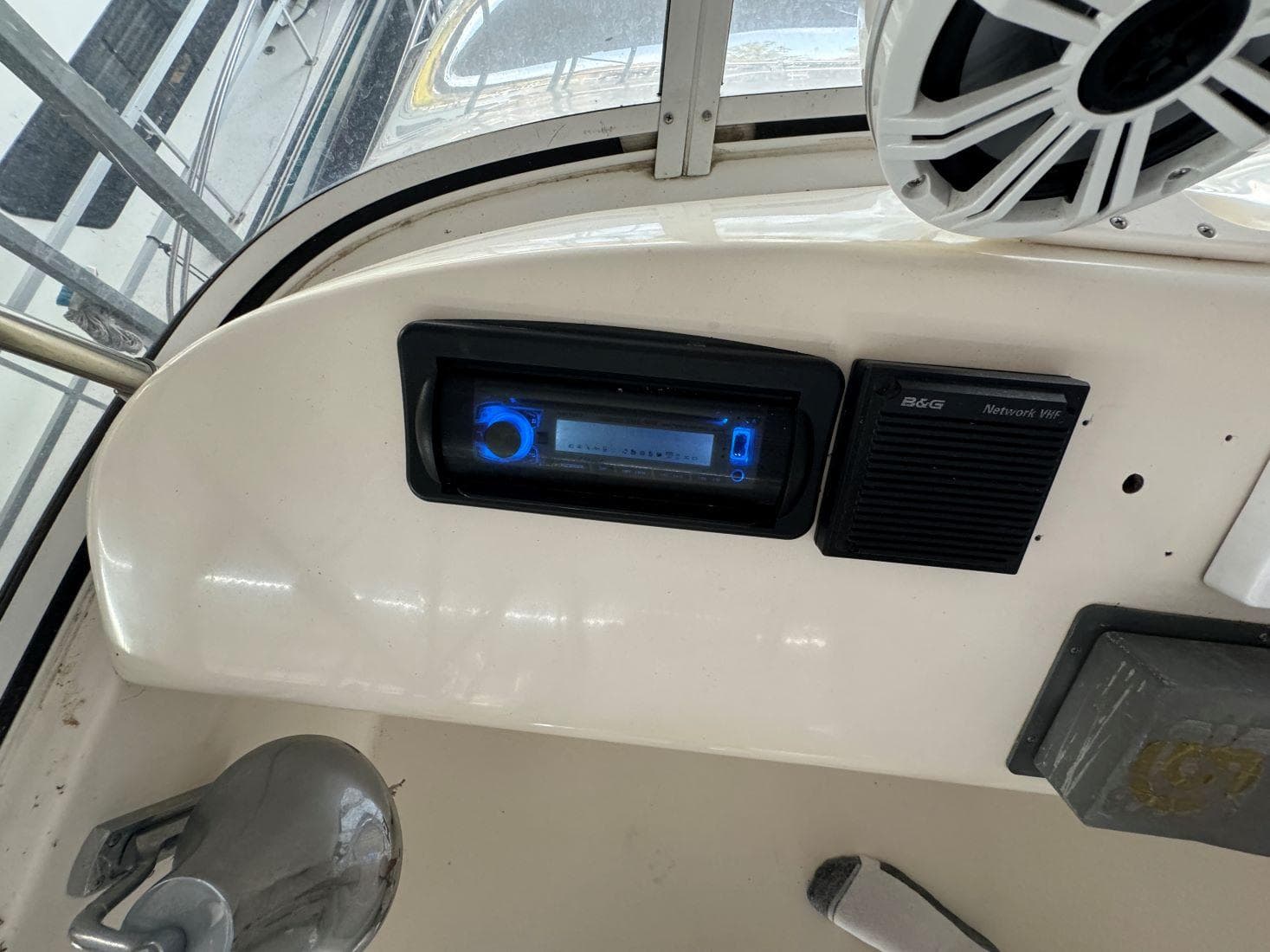 1996 Sea Ray 400 Sedan Bridge — Unknown, TN (photo 18)