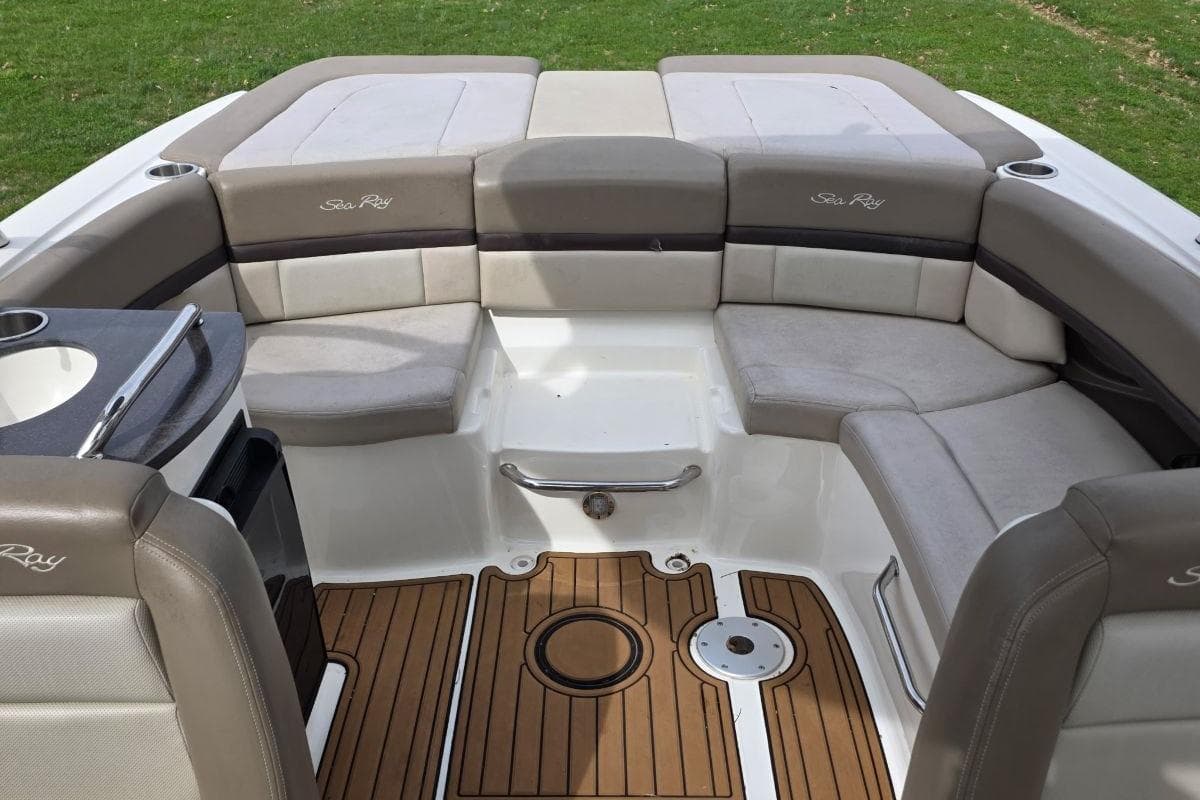 2011 Sea Ray SLX 250 — Franklin, TN (photo 16)