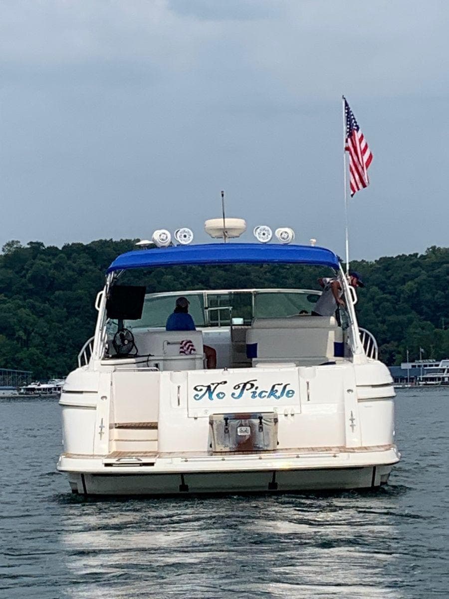 2000 Cruisers Yachts 4270 Express — Nashville, TN (photo 6)
