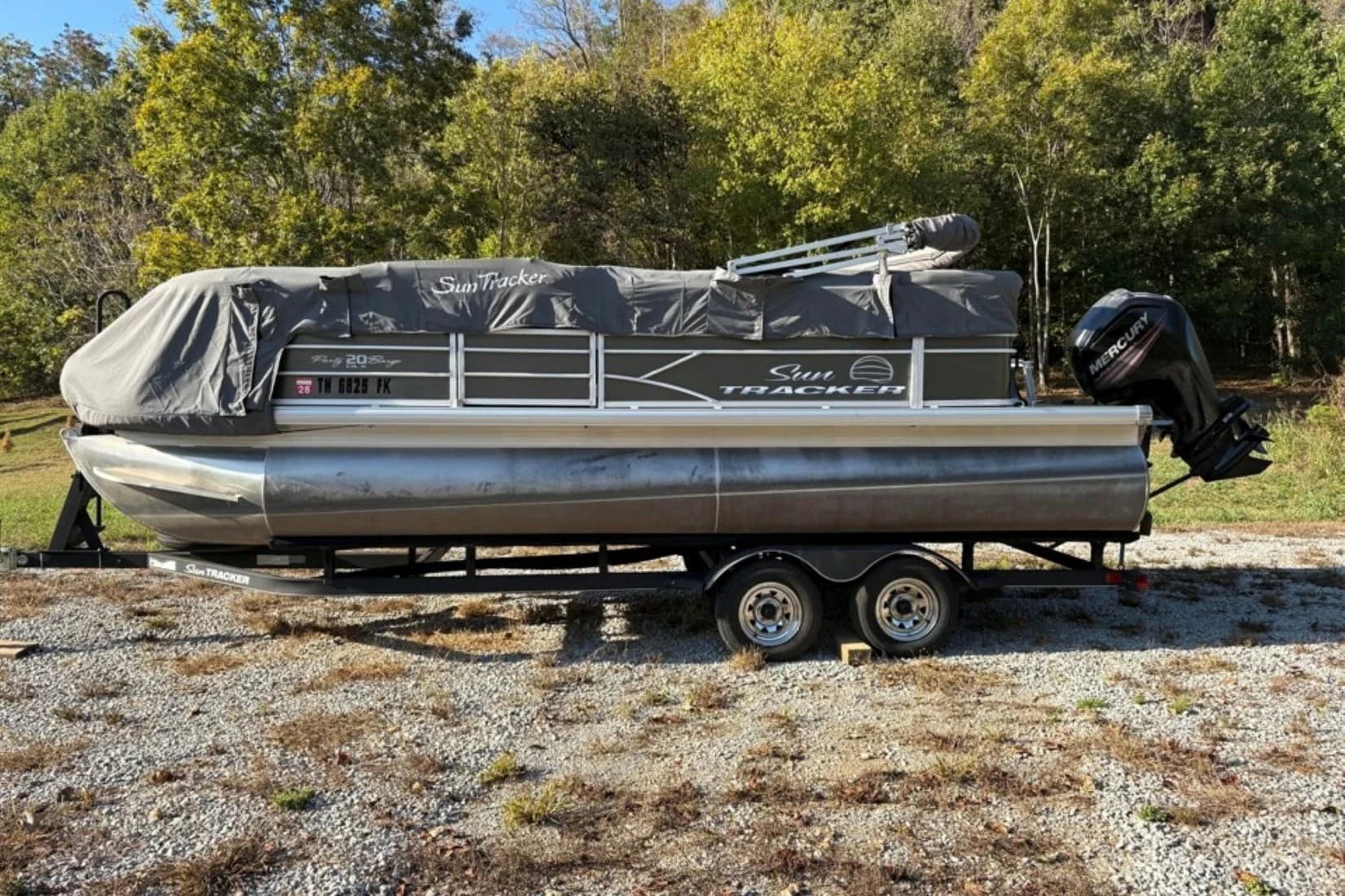 2017 Sun Tracker Party Barge 20 DLX — Franklin, TN
