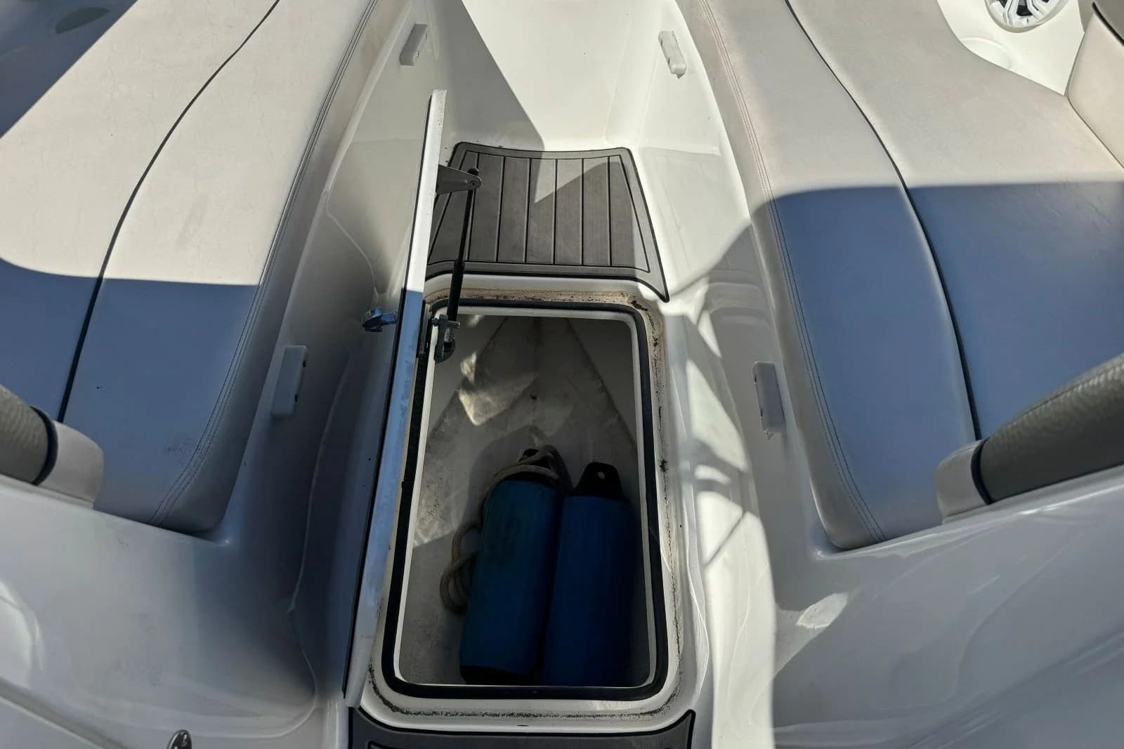 2011 Yamaha Boats AR210 — Hendersonville, TN (photo 28)
