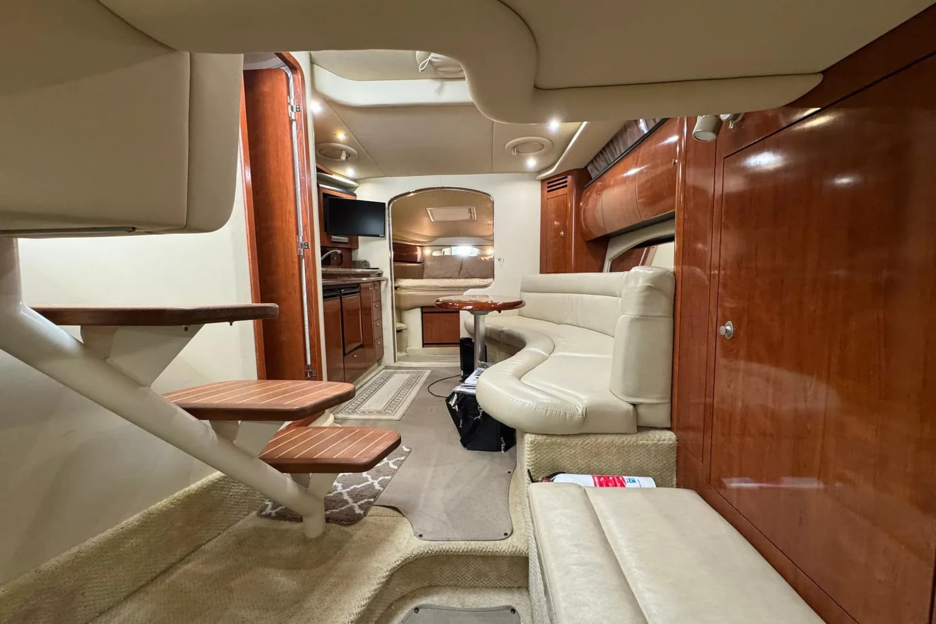 2005 Sea Ray 360 Sundancer — Iuka, MS (photo 11)