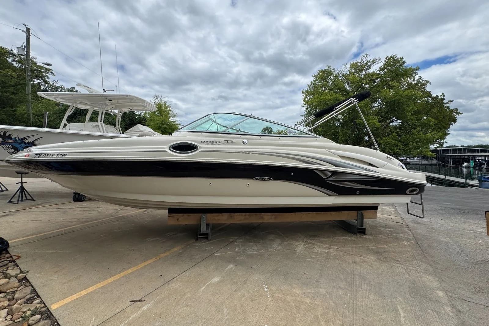 2003 Sea Ray 270 Sundeck — Hendersonville, TN