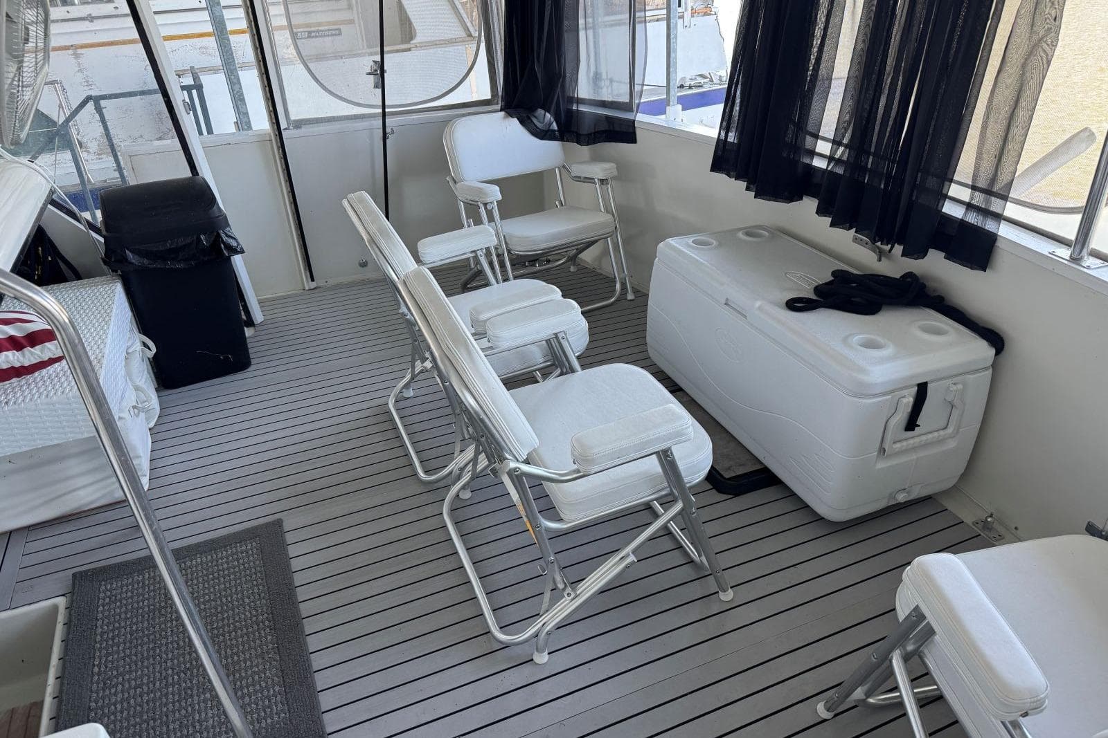 1987 Carver 42 Aft Cabin Motor Yacht — Waverly, TN (photo 9)