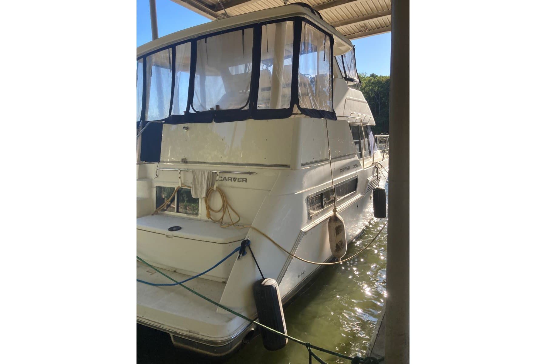 1996 Carver 355 Aft Cabin Motor Yacht — Florence, TN (photo 18)