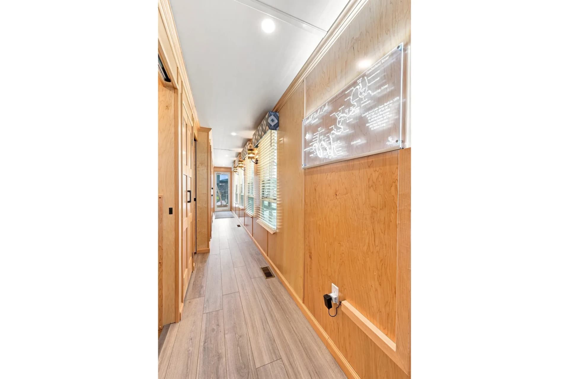 2023 Sumerset 18 x 77 LUX — Granville, TN (photo 43)