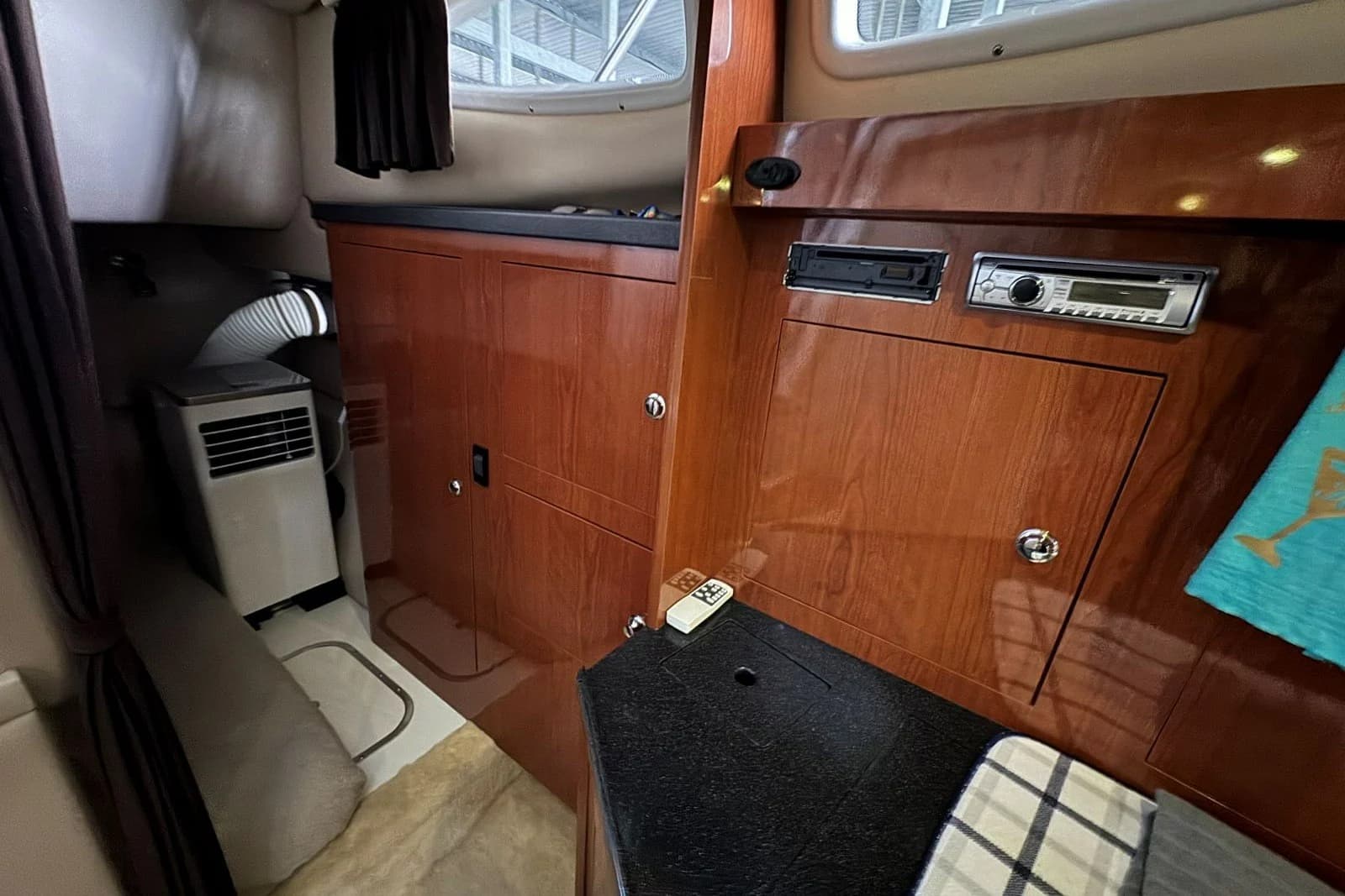 2006 Regal 3060 Window Express — Hendersonville, TN (photo 21)