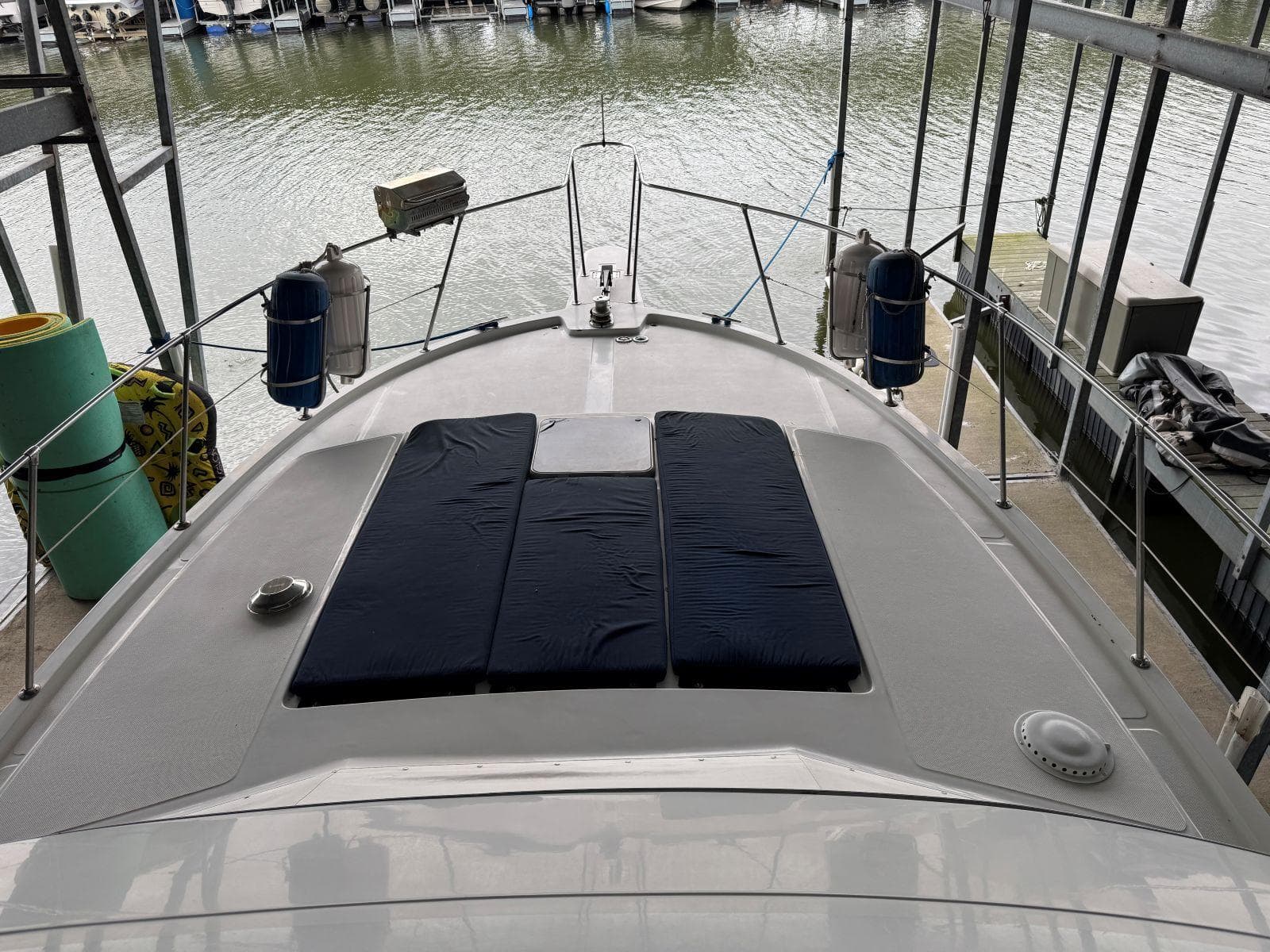 1988 Chris-Craft 426 Catalina — Hendersonville, TN (photo 18)