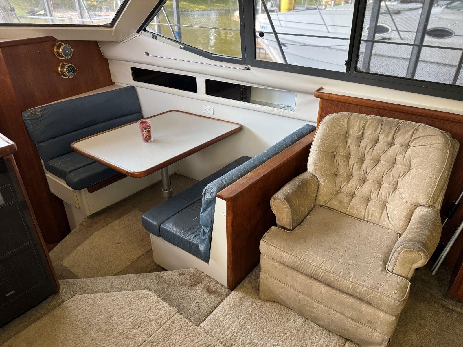 1994 Carver 350 Aft Cabin Motor Yacht — Gallatin, TN (photo 19)