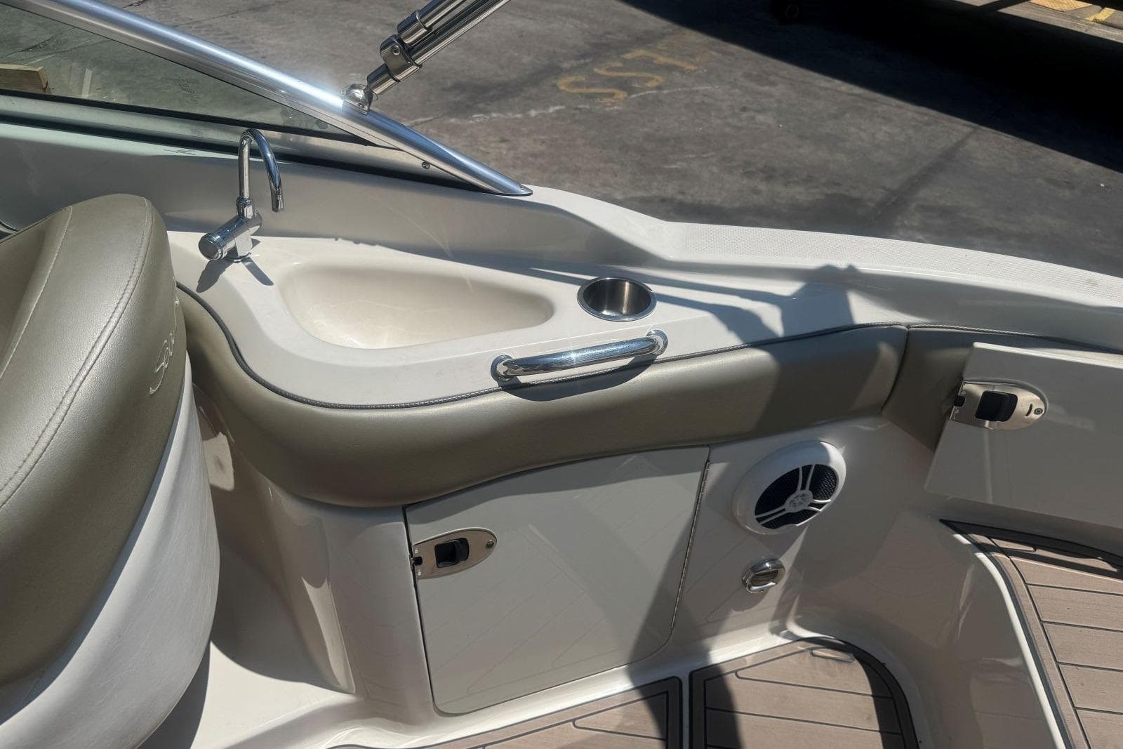 2006 Sea Ray 220 Sundeck — Hendersonville, TN (photo 20)