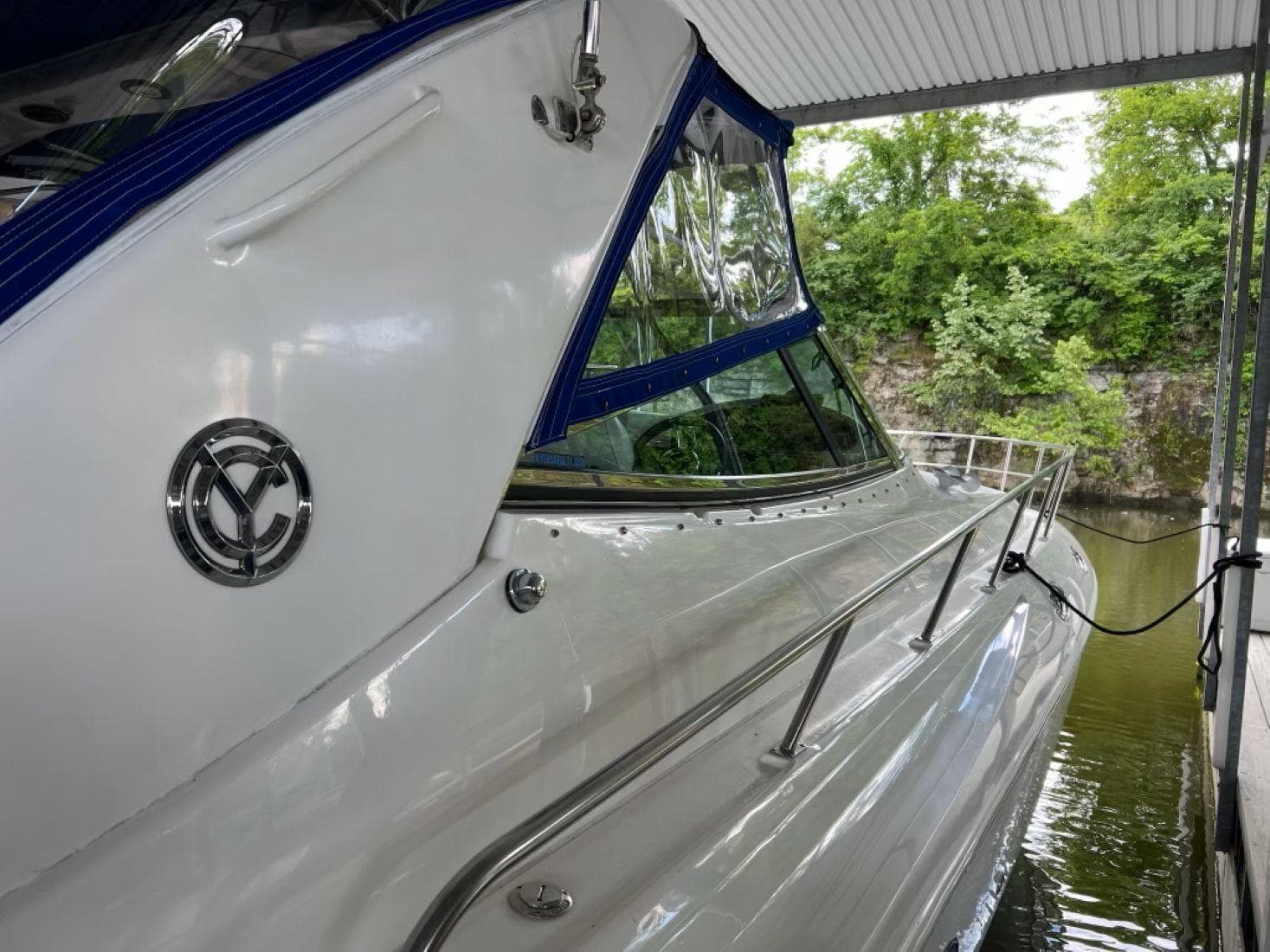2000 Cruisers Yachts 4270 Express — Nashville, TN (photo 39)