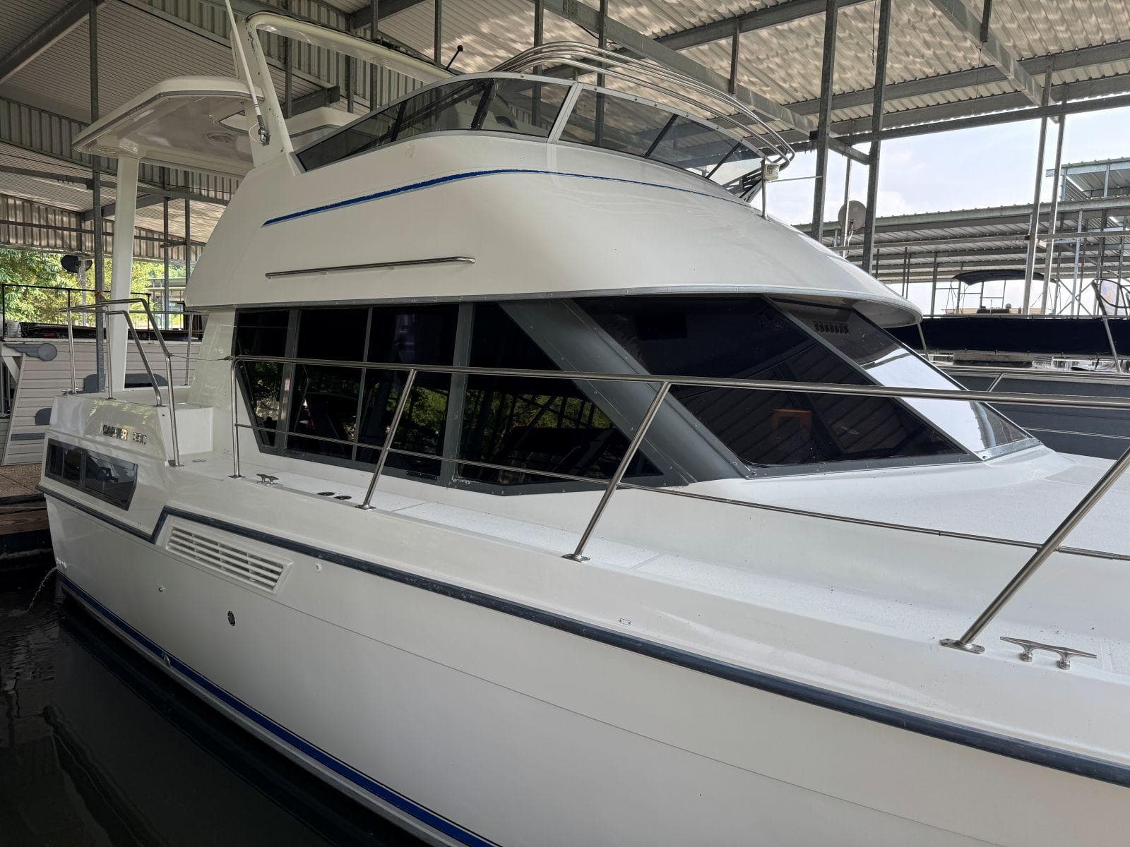 1994 Carver 350 Aft Cabin Motor Yacht — Gallatin, TN (photo 2)